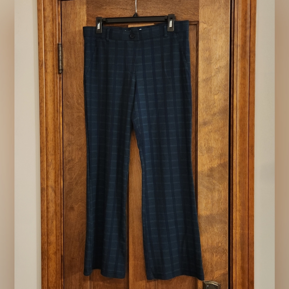 Betabrand Boot-Cut 2-Pocket Dress Yoga Pants in Teal Tartan, M-L w/ 28-in inseam
